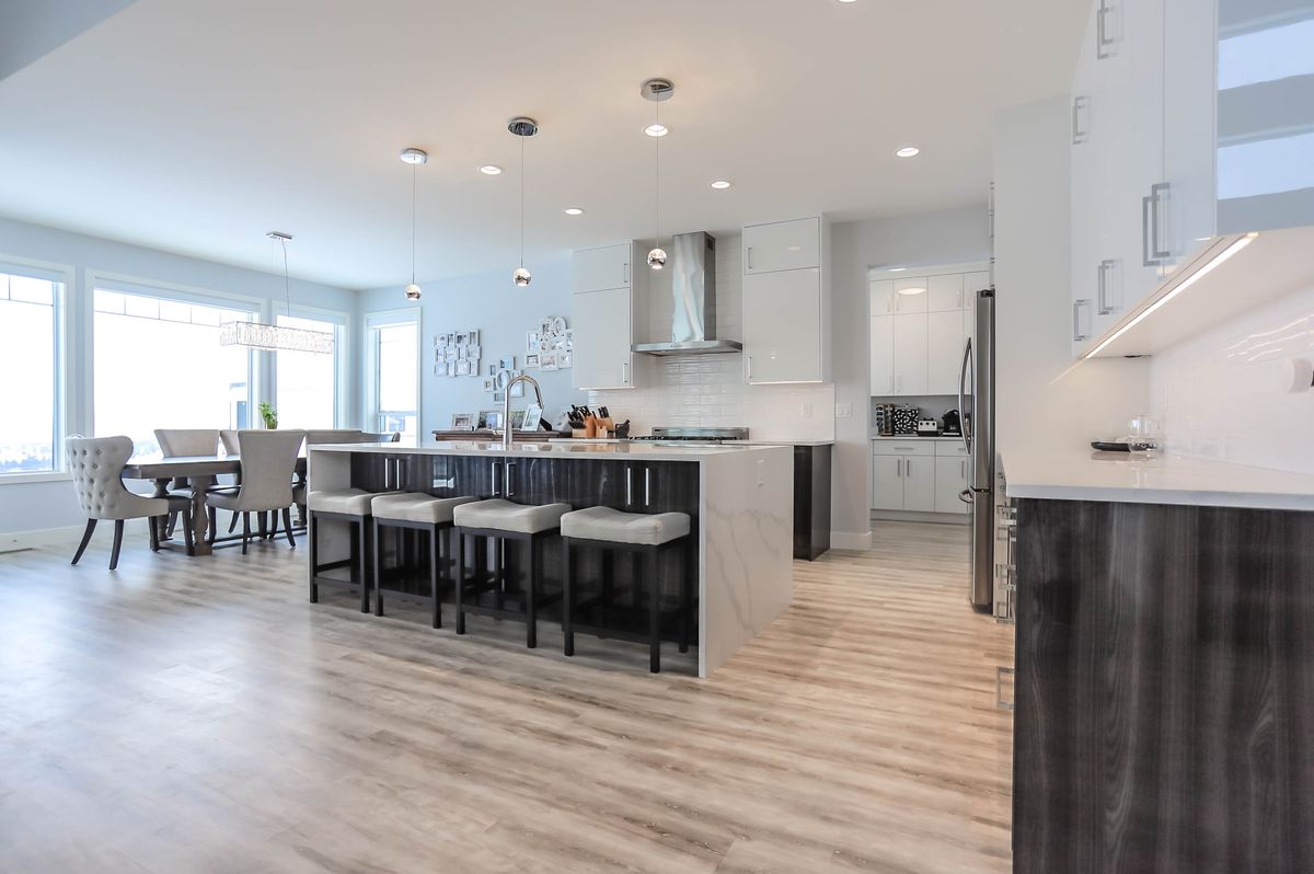 13-luxury-vinyl-installation-in-detached-home