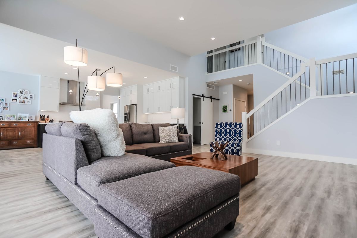 17-luxury-vinyl-installation-in-detached-home