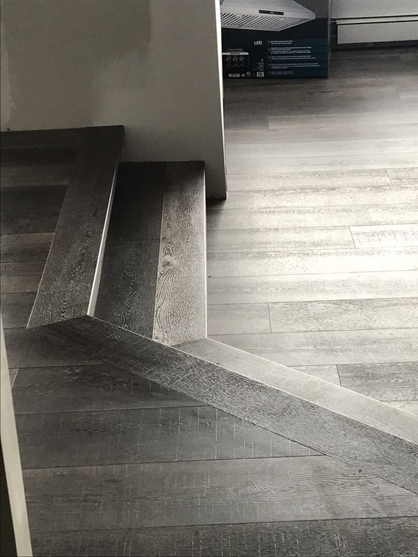 4-peninsula-beaulieu-engineered-luxury-vinyl-floor-installation